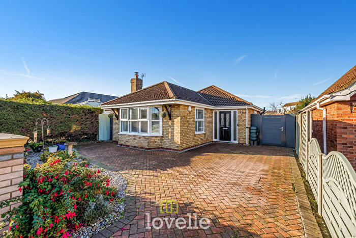 3 Bedroom Bungalow For Sale In Cumberland Road, Cleethorpes, DN35