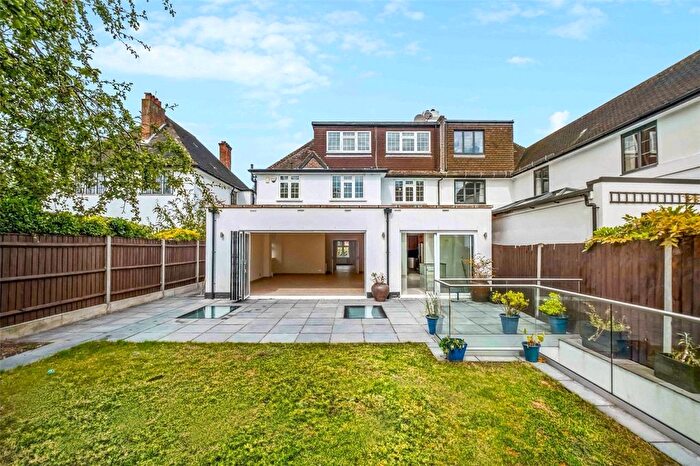 6 Bedroom Semi-Detached House To Rent In Sispara Gardens, London, SW18