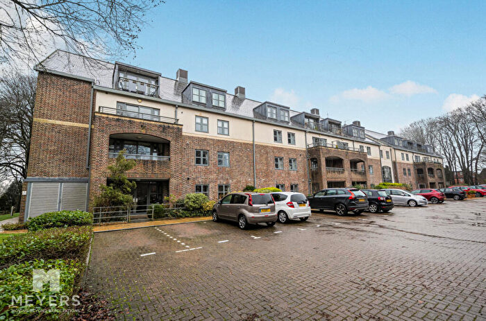 2 Bedroom Apartment For Sale In Chestnut Road, Dorchester, DT2
