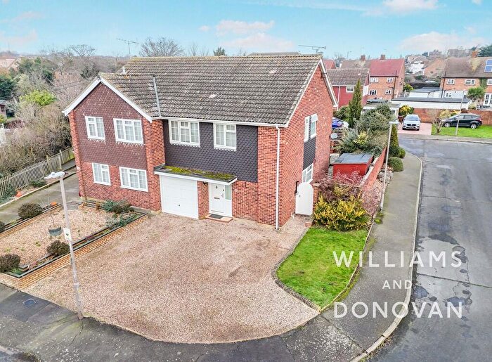 4 Bedroom Semi-Detached House For Sale In Richmond Avenue, South Benfleet, SS7