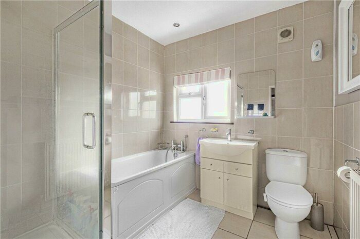 3 Bedroom Terraced House For Sale In Grangecliffe Gardens, London, SE25