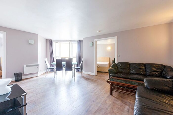2 Bedroom Flat To Rent In Commercial Road, Aldgate, London, E1