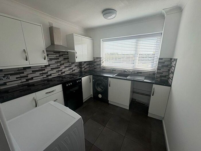 3 Bedroom Flat To Rent In Chargrove, Yate, BS37