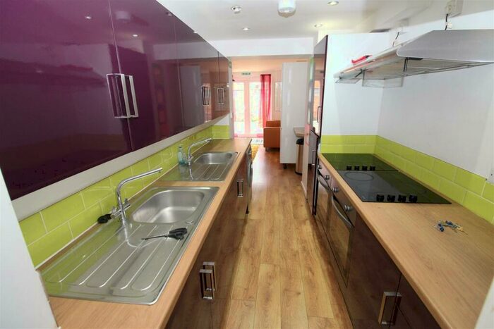 7 Bedroom Private Hall To Rent In Maindy Road, Cathays, Cardiff, CF24