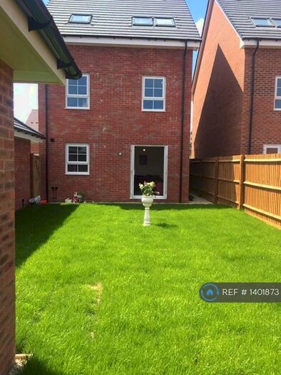 5 Bedroom Detached House To Rent In Fieldfare Way, Canley, CV4