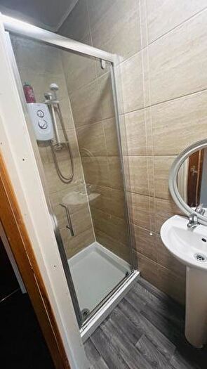 4 Bedroom House To Rent In St Michaels Road, Leeds, LS6
