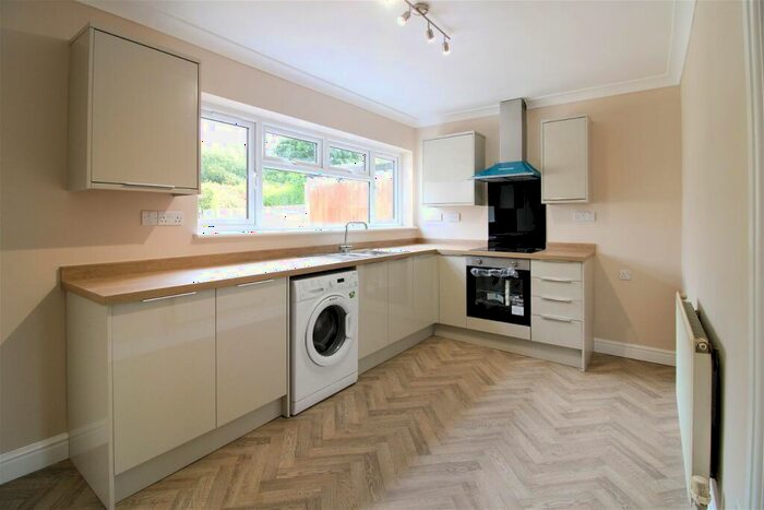 3 Bedroom Semi-Detached House To Rent In Cobnall Road, Catshill, Bromsgrove, B61