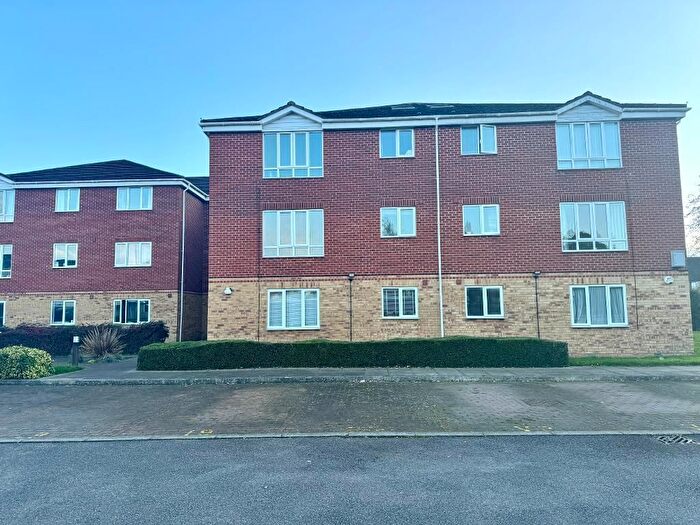 2 Bedroom Flat To Rent In Oliver Court, Slough, SL1