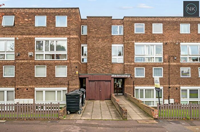 2 Bedroom Flat To Rent In Helmsley, Cleveland Road, South Woodford, London, E18