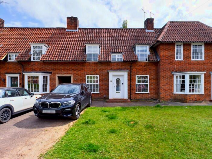 3 Bedroom Terraced House To Rent In Longcroft Lane, Welwyn Garden City, AL8