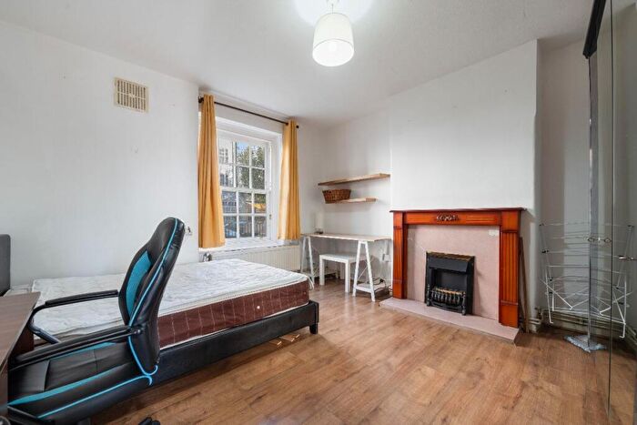 4 Bedroom Flat To Rent In Chalton Street, Euston, NW1