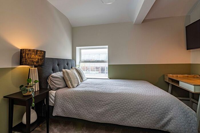2 Bedroom Flat To Rent In Apartment, Powell House, LN5