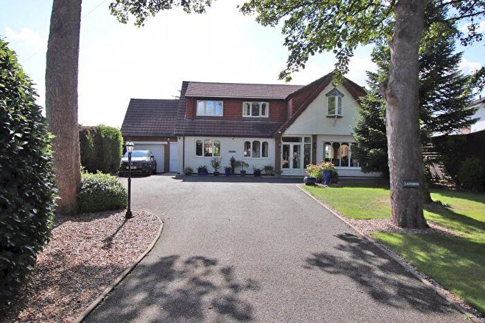 4 Bedroom Detached House For Sale In Station Road, North Thoresby, DN36