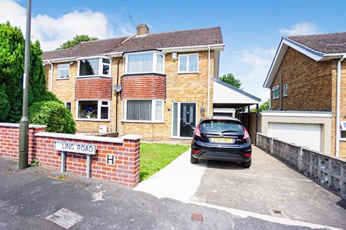 3 Bedroom House For Sale In Ling Road, Walton, Chesterfield, S40