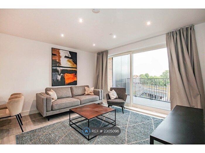 2 Bedroom Flat To Rent In Kew Bridge Road, Brentford, TW8