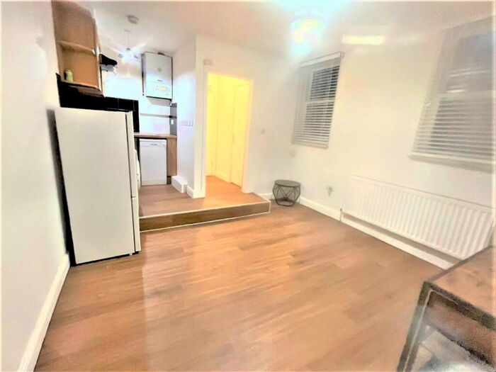 1 Bedroom Apartment To Rent In Camden High Street, Camden, London, NW1