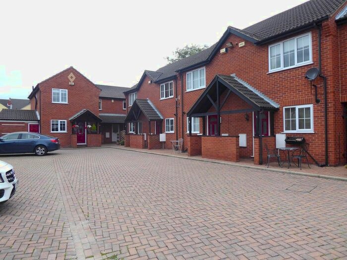 2 Bedroom Mews House To Rent In Marples Mews, Cleethorpes, DN35