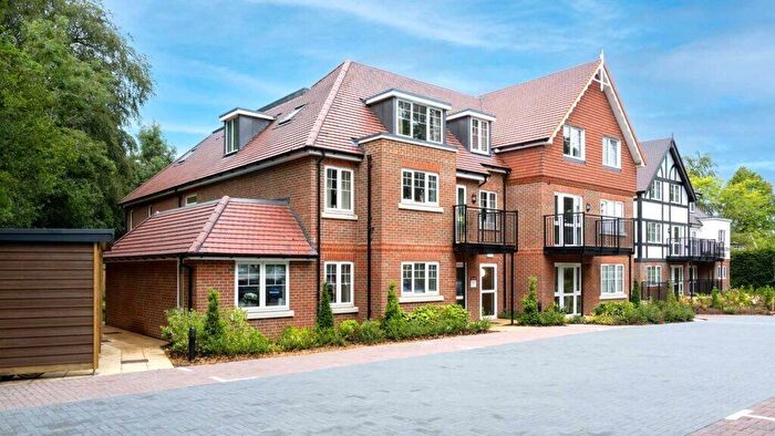 1 Bedroom Retirement Property For Sale In Bed Apartment, Charrington Lodge, Oxted, RH8