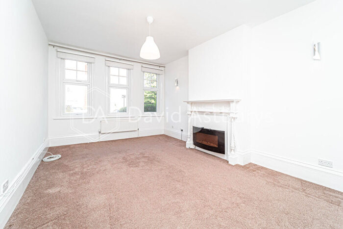 3 Bedroom Apartment To Rent In Palmerston Road, Bounds Green, London, N22