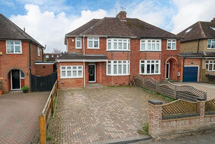 3 Bedroom Semi-Detached House For Sale In Tring Road, Aylesbury, Bucks., HP20