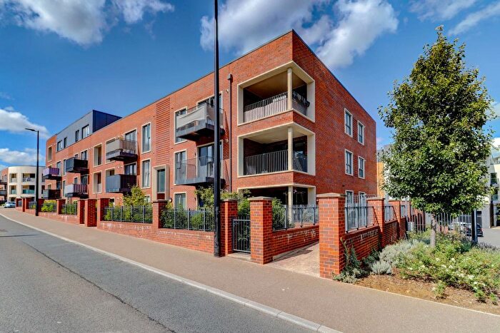 1 Bedroom Flat For Sale In Suffield Road, High Wycombe, Buckinghamshire, HP11