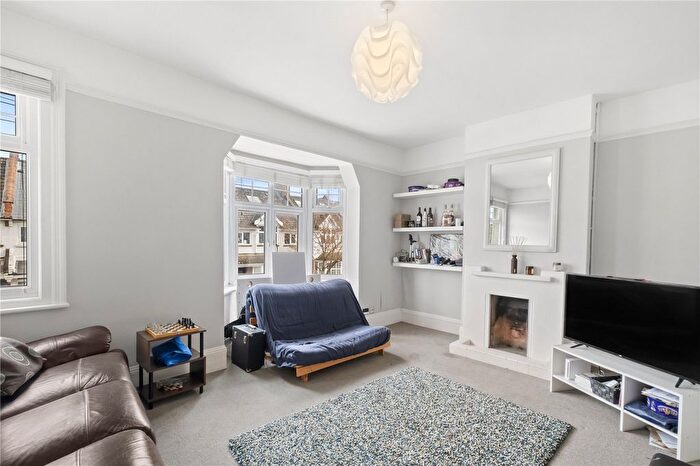 3 Bedroom Flat For Sale In Tranmere Road, London, SW18