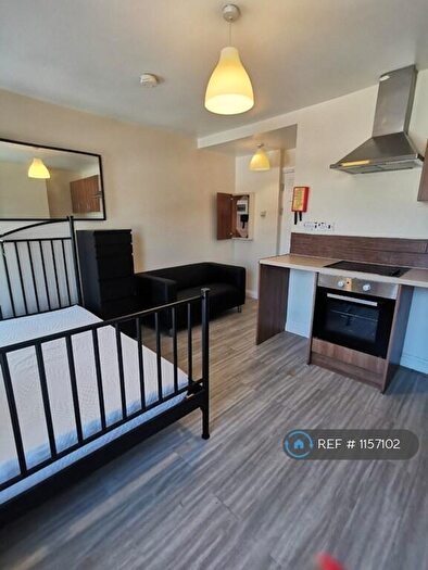 1 Bedroom Flat To Rent In County Rd, Swindon, SN1