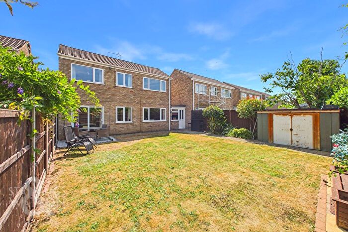 4 Bedroom Link Detached House For Sale In De Morley Close, Roydon, Diss, IP22