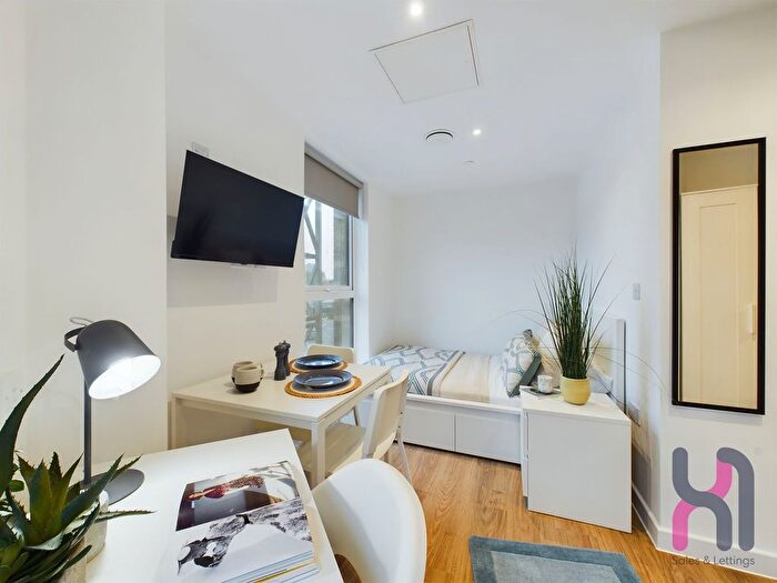 1 Bedroom Flat To Rent In Frederick Road, Salford, M6