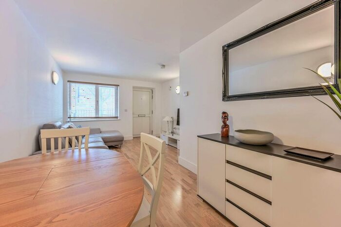 1 Bedroom Flat To Rent In Liberty Street, Oval, London, SW9