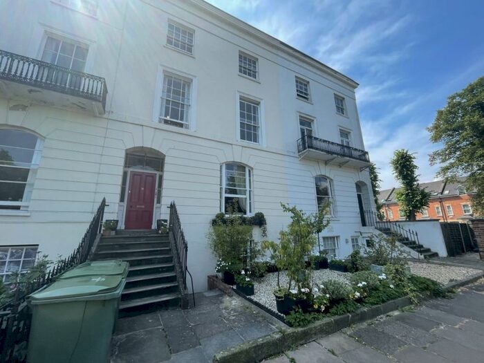 2 Bedroom Flat To Rent In Clarence Square, Cheltenham, GL50