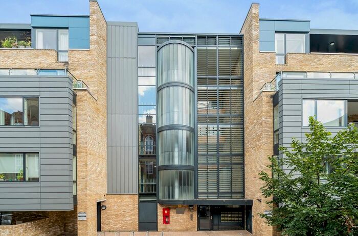 2 Bedroom Flat To Rent In Boundary Lane, London, SE17