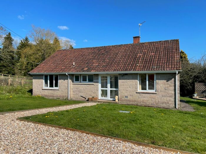 3 Bedroom Detached Bungalow To Rent In Ammerham, Chard, TA20