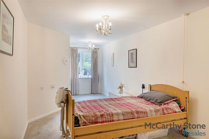 1 Bedroom Flat For Sale In Dutton Court, Station Approach, Off Station Road, Cheadle Hulme, SK8
