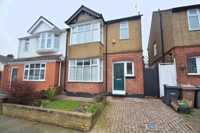 3 Bedroom Semi-Detached House To Rent In Devon Road, Luton, LU2