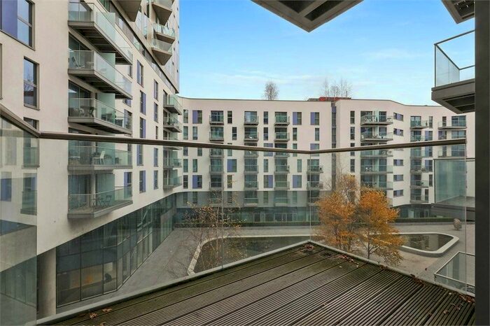 2 Bedroom Flat To Rent In Keats Apartments, Saffron Central Square, Croydon, CR0