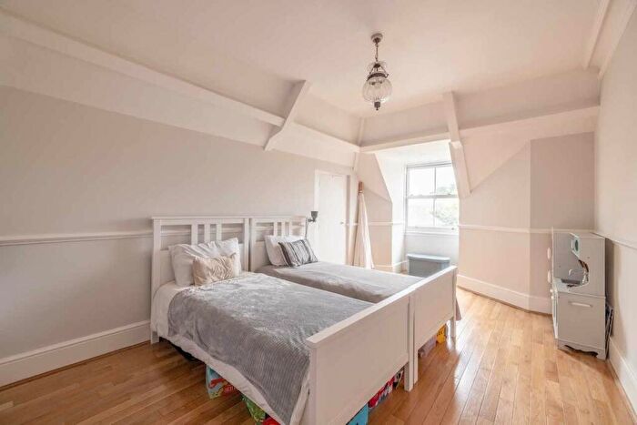 2 Bedroom Apartment For Sale In The Green, Datchet, SL3