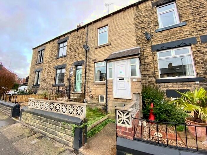 3 Bedroom House To Rent In Summer Lane, Barnsley, S75