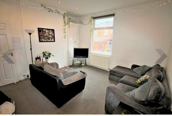 5 Bedroom Terraced House To Rent In Hartley Crescent, Leeds, West Yorkshire, LS6