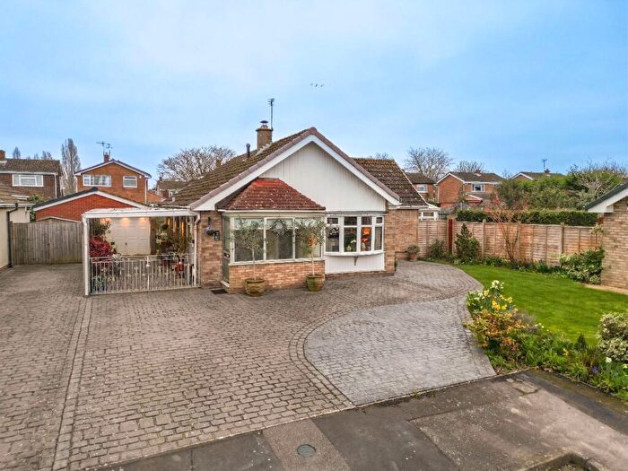 2 Bedroom Detached House For Sale In Thirlmere Avenue, Nuneaton, CV11