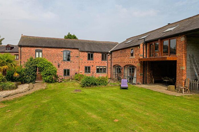 5 Bedroom Barn Conversion For Sale In Oak Bank Barn, Heatley Lane, Broomhall, Nantwich, CW5