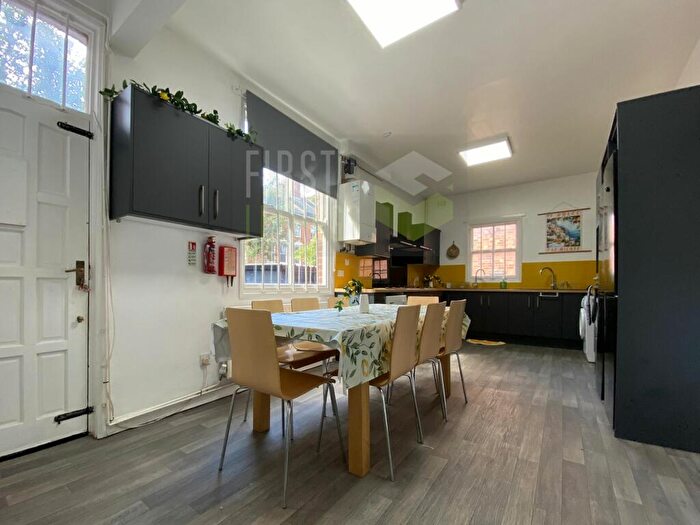 6 Bedroom House To Rent In Tichborne Street, Highfields, LE2