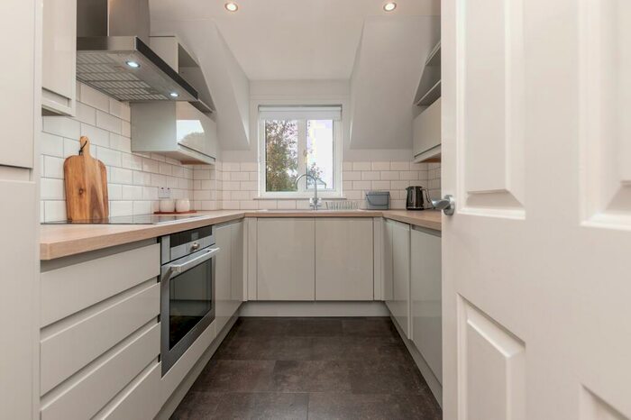 2 Bedroom Apartment To Rent In Cartbank Grove, Flat /, Cathcart, Glasgow, G44