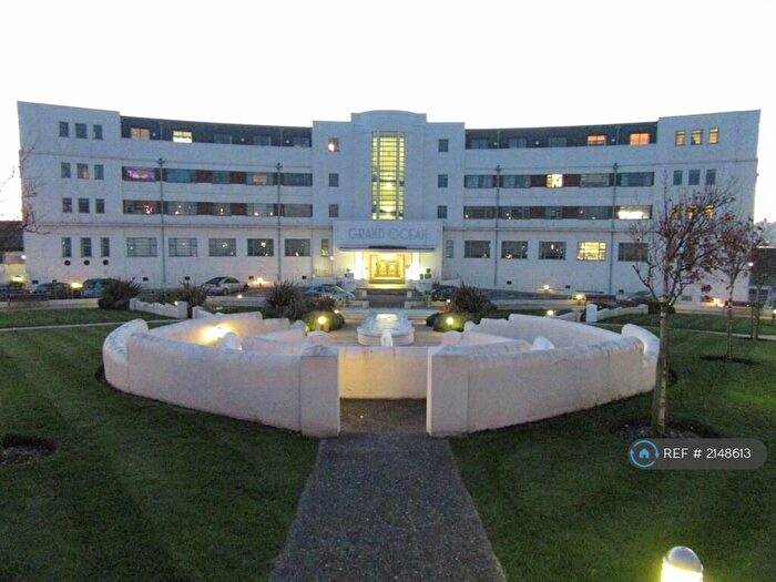 1 Bedroom Flat To Rent In Grand Ocean, Saltdean, Brighton, BN2