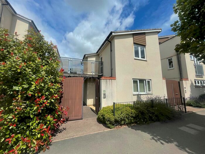 2 Bedroom Link Detached House To Rent In Addington Avenue, Wolverton, Milton Keynes, MK12
