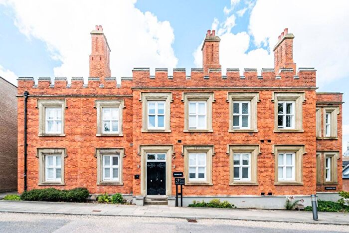 2 Bedroom Flat For Sale In Wellesley Road, Woolwich Common, London, SE18