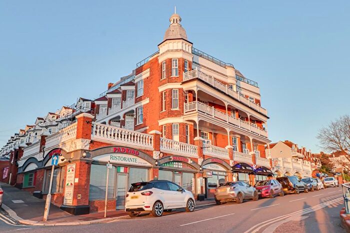 3 Bedroom Flat For Sale In Palmeira Avenue, Westcliff-On-Sea, SS0