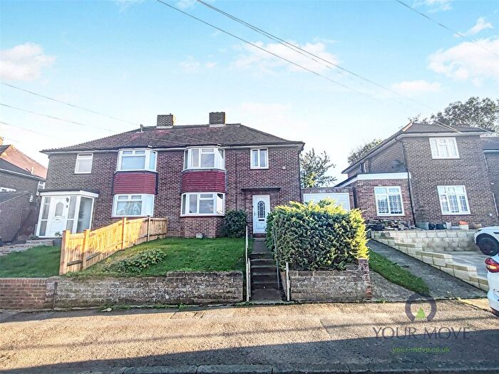 3 Bedroom Semi Detached House For Sale In Eden Avenue, Chatham, Kent, ME5