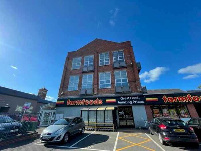 2 Bedroom Flat To Rent In Elizabeth Court, Green Street, Kidderminster, DY10