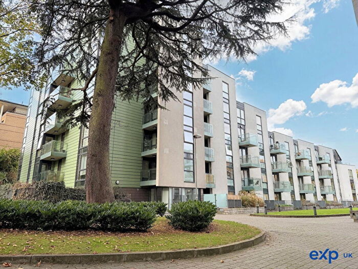 2 Bedroom Flat For Sale In Hornsey Lane, N6